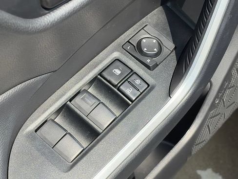 Used 2025 Toyota RAV4 LE AWD/4WD image 17