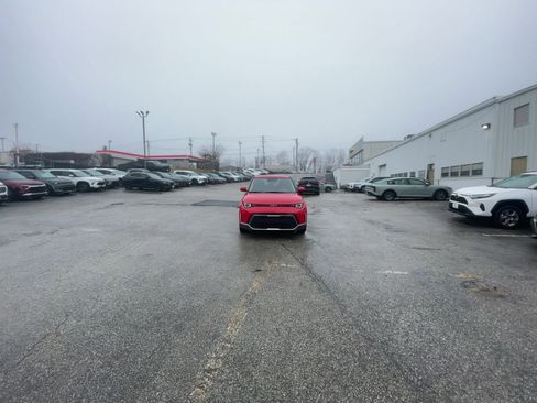 Used 2025 Kia Soul LX w/ LX Technology Package image 16