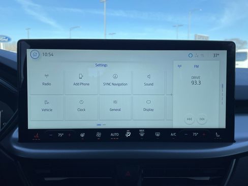 Used 2024 Ford Escape SE image 30