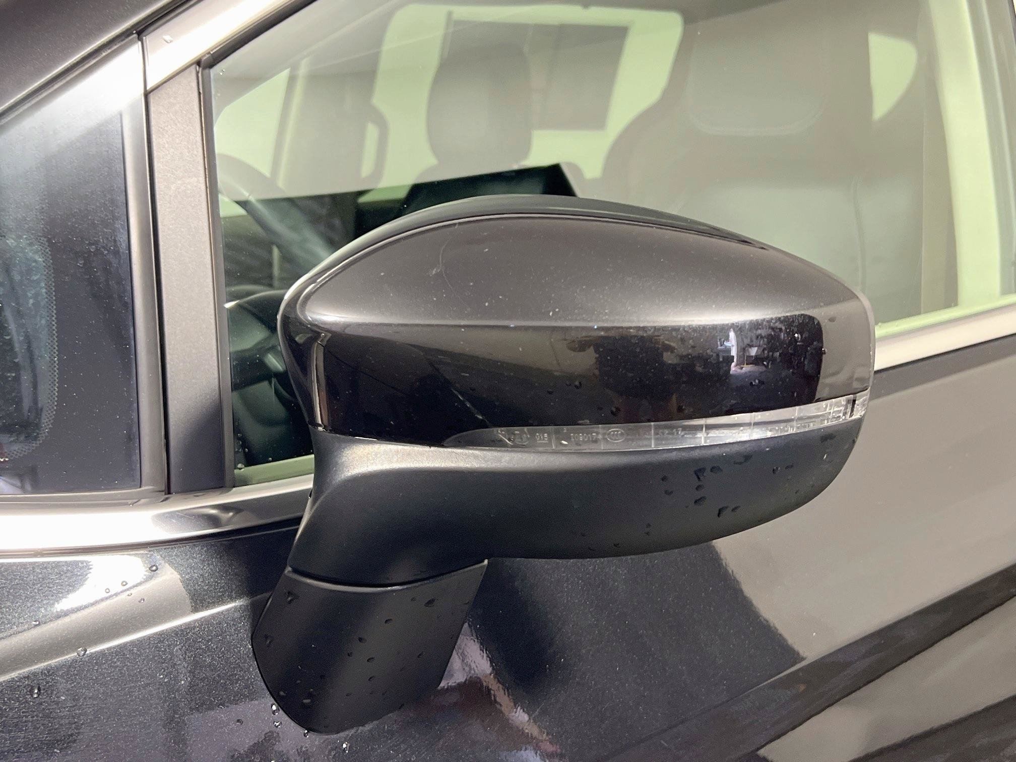 Used 2023 Chrysler Pacifica Touring-L FWD image 12