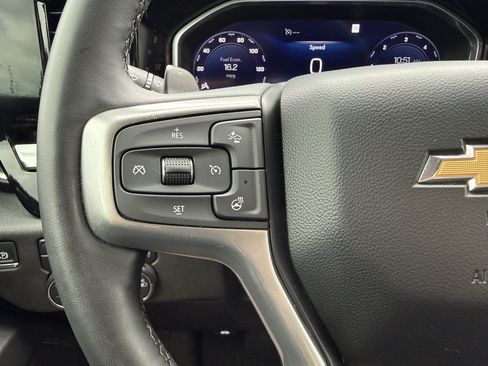 Used 2024 Chevrolet Silverado 1500 LT w/ Leather Package AWD/4WD image 17