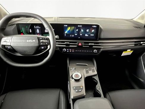 New 2026 Kia Sportage EX image 6