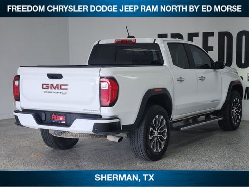 Used 2024 GMC Canyon Denali AWD/4WD image 4