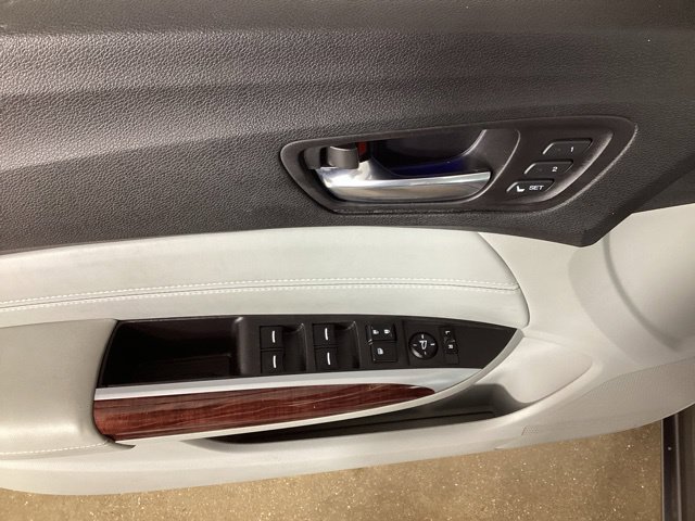 Used 2017 Acura TLX w/ Advance Package AWD/4WD image 11