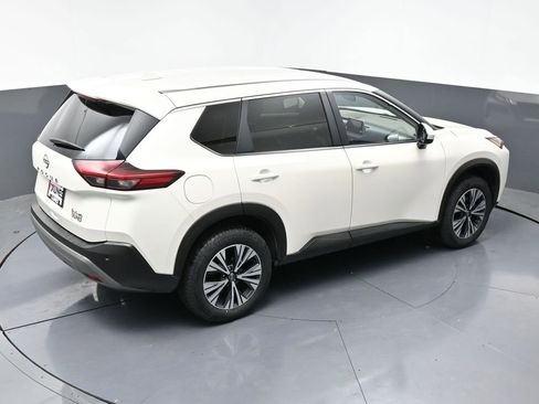 Used 2023 Nissan Rogue SV image 39