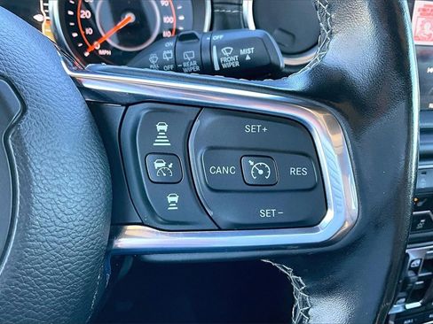 Used 2020 Jeep Wrangler Unlimited Sahara image 16