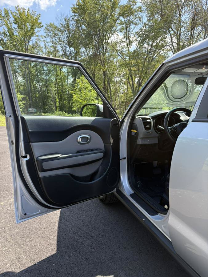 Used 2016 Kia Soul + w/ Eco Package FWD image 11