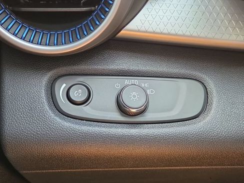New 2026 Chevrolet Trax LS w/ LS Convenience Package FWD image 18