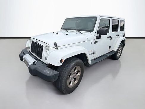 Used 2014 Jeep Wrangler Unlimited Sahara w/ Max Tow Package AWD/4WD image 5
