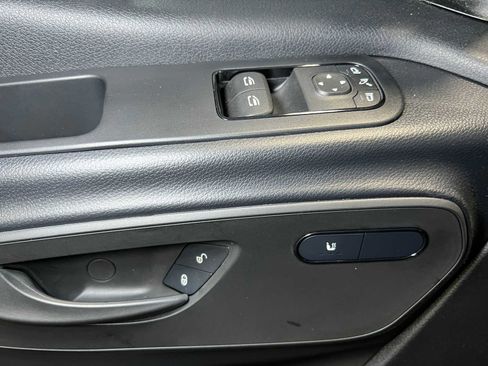 Used 2025 Mercedes-Benz Sprinter 2500 image 19