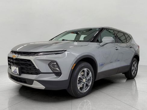 Used 2025 Chevrolet Blazer LT AWD/4WD image 12