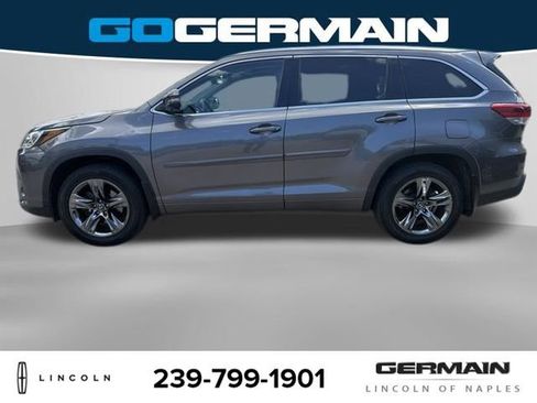 Used 2018 Toyota Highlander Limited Platinum AWD/4WD image 3