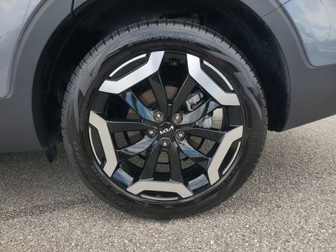 Used 2025 Kia Telluride EX w/ EX Captain's Chair Package AWD/4WD image 12