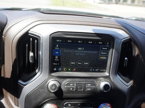 Used 2021 GMC Sierra 1500 SLT image 14