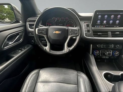 Used 2021 Chevrolet Suburban LT w/ LT Signature Package AWD/4WD image 8