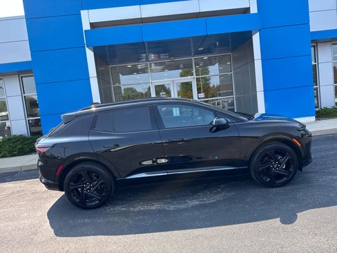 Certified 2024 Chevrolet Equinox EV RS image 3