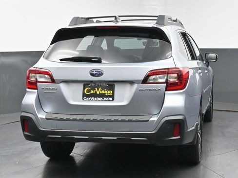 Used 2018 Subaru Outback 2.5i Limited image 4
