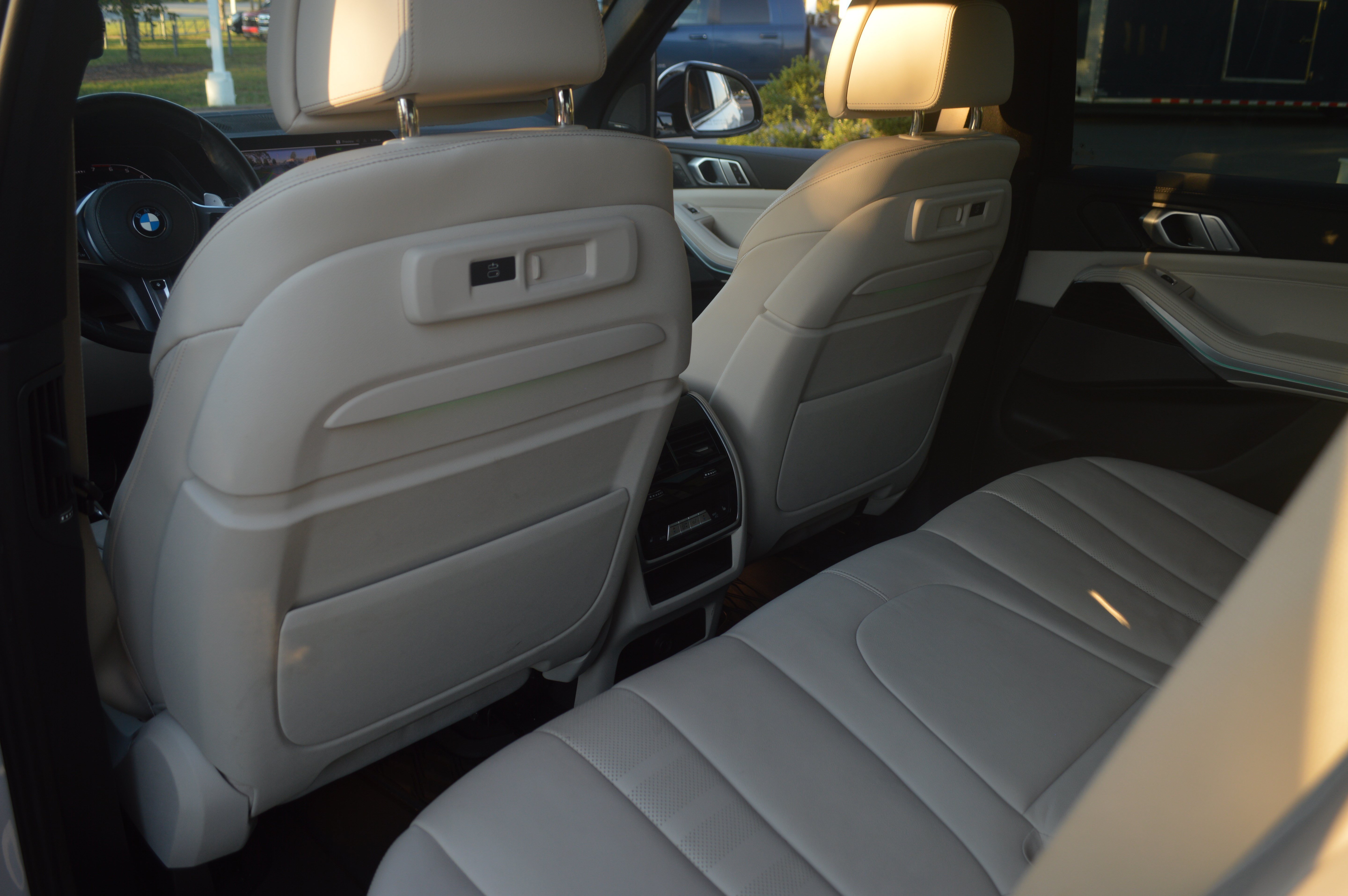 Used 2020 BMW X5 M50i w/ Premium Package AWD/4WD image 25