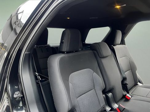 Used 2017 Ford Explorer XLT AWD/4WD image 15