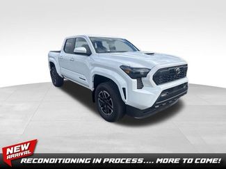 Used 2025 Toyota Tacoma TRD Sport video 1