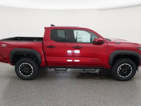 New 2025 Toyota Tacoma TRD Off-Road AWD/4WD image 11