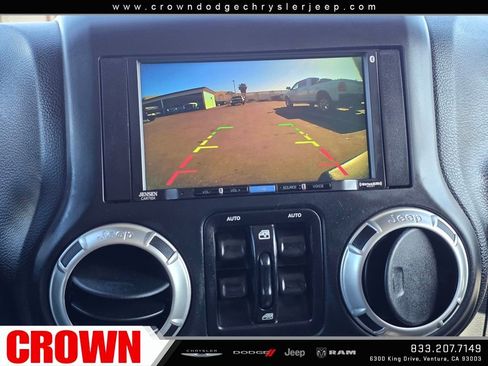 Used 2016 Jeep Wrangler Unlimited Sahara w/ Connectivity Group image 27