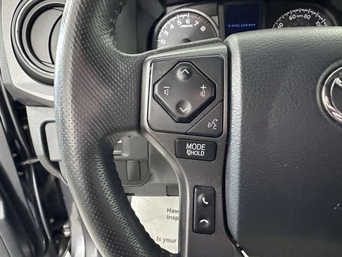 Used 2017 Toyota Tacoma TRD Off-Road w/ Premium & Technology Package image 19