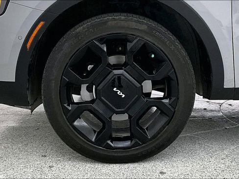 Used 2024 Kia Sorento SX Prestige image 12