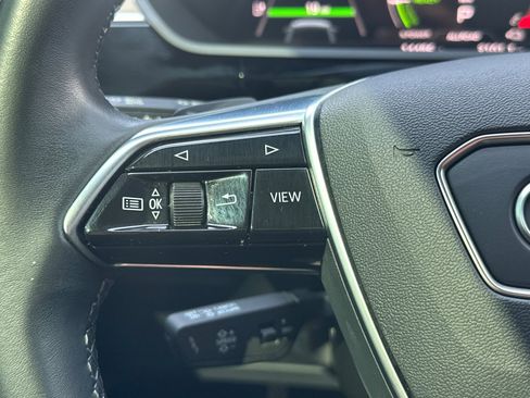 Used 2024 Audi Q8 e-tron Premium image 31