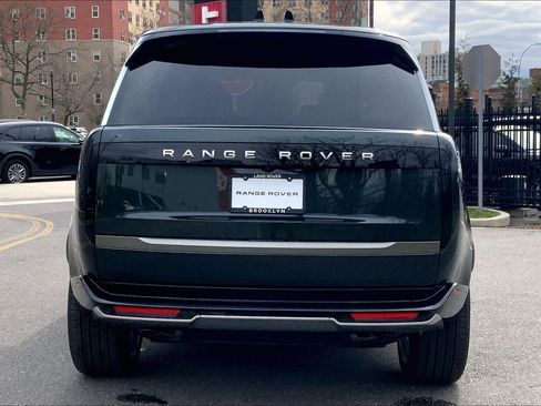 New 2026 Land Rover Range Rover Long Wheelbase SE image 4