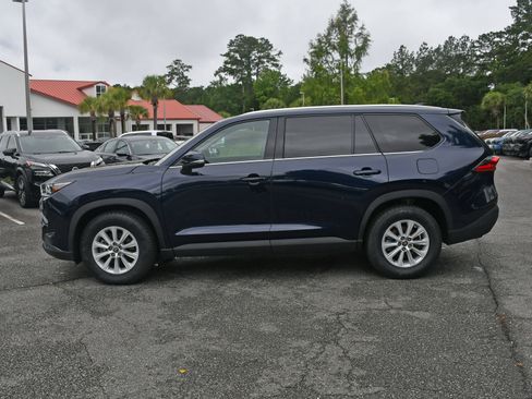 Certified 2024 Toyota Grand Highlander AWD image 2