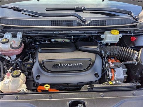 Used 2017 Chrysler Pacifica Platinum FWD image 27