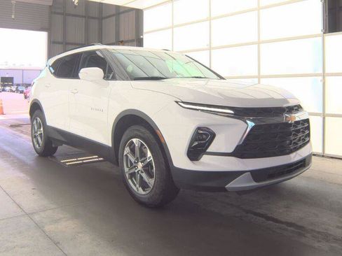 Used 2024 Chevrolet Blazer LT FWD image 4