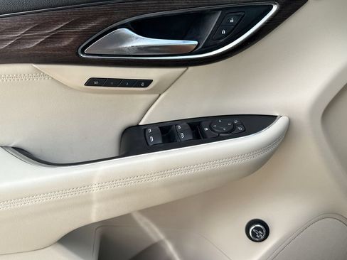 Used 2021 Buick Envision Avenir FWD image 29