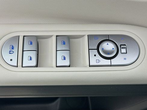 Used 2024 Hyundai Ioniq 5 SE image 15