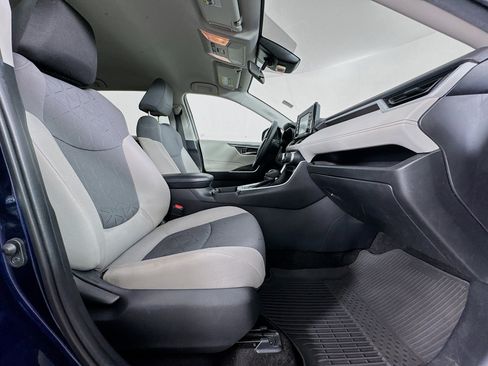 Certified 2021 Toyota RAV4 XLE AWD/4WD image 27