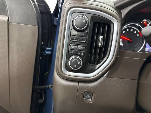 Used 2019 Chevrolet Silverado 1500 LT Trail Boss w/ Convenience Package AWD/4WD image 31