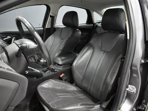 Used 2014 Ford Focus SE w/ Equipment Group 201A image 5