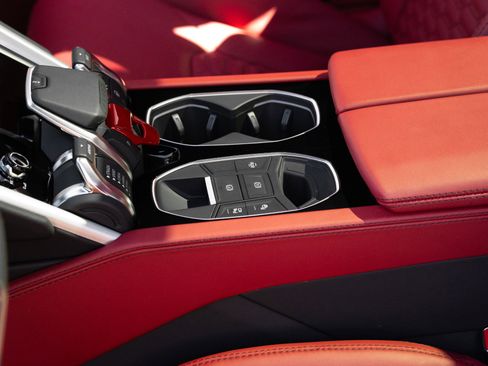 Used 2022 Lamborghini Urus image 40