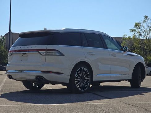 Used 2022 Lincoln Aviator Black Label w/ Class IV Trailer Tow Package AWD/4WD image 17