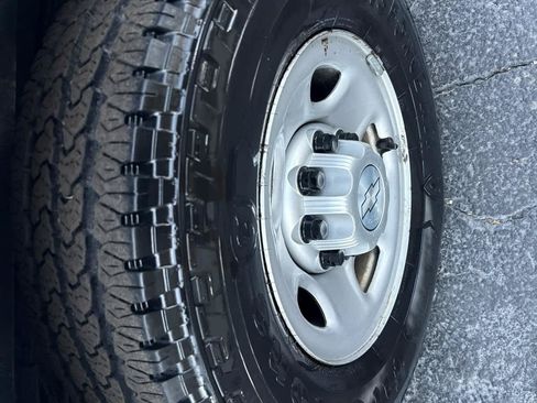 Used 2016 Chevrolet Express 2500 RWD image 12