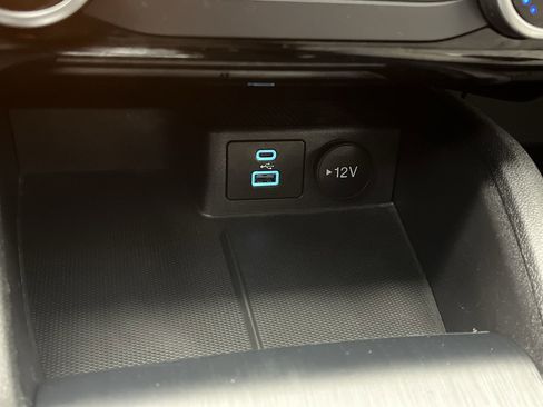 Used 2022 Ford Escape SE image 19