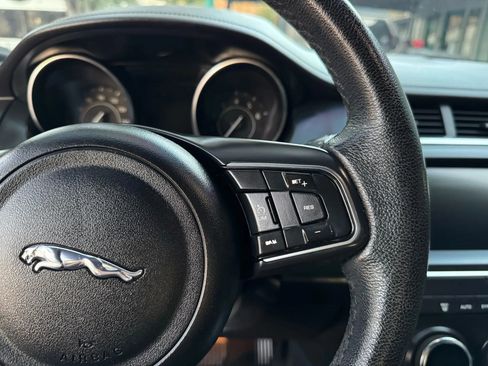 Used 2019 Jaguar E-PACE S image 17