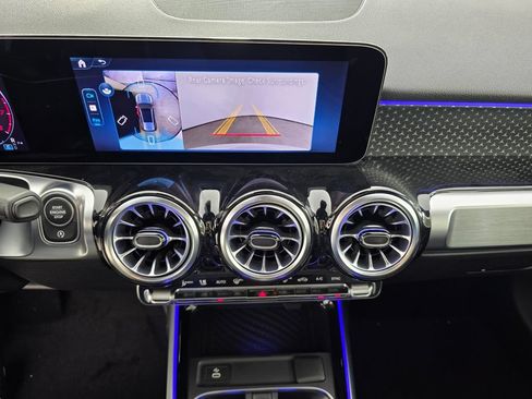 New 2026 Mercedes-Benz GLB 250 image 14