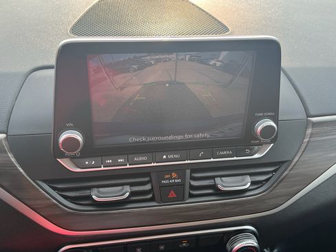 Used 2025 Nissan Altima 2.5 SV FWD image 29