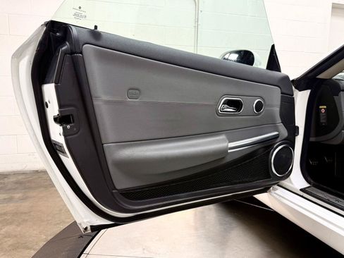Used 2005 Chrysler Crossfire Limited RWD image 11