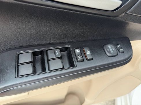 Used 2013 Toyota Camry LE FWD image 18
