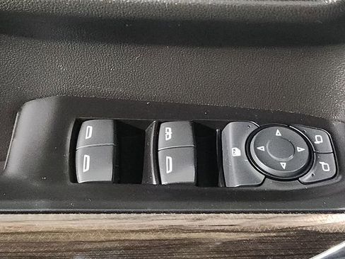 Used 2022 Chevrolet Silverado 1500 LT image 17