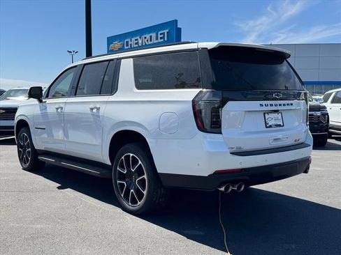 New 2025 Chevrolet Suburban RST w/ RST Capability Package AWD/4WD image 5