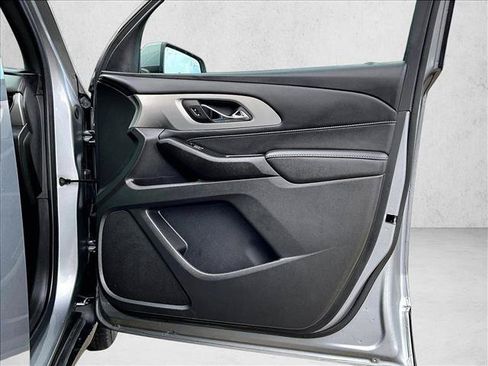 Used 2023 Chevrolet Traverse LT FWD image 19